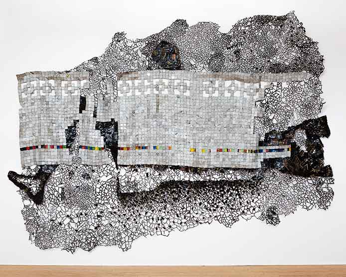 El Anatsui, Royal Slumber, 2023. Aluminium and copper wire, 358 x 475 cm. 