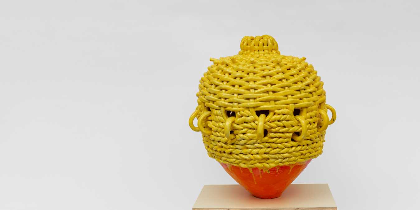 Xanthe Somers, In the Fray, 2024. Glazed stoneware, 57 × 50 × 50 cm.