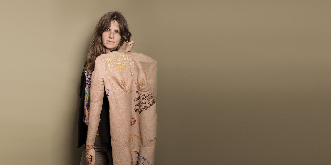 Artist portrait: © Jonathan Greet, 2016.