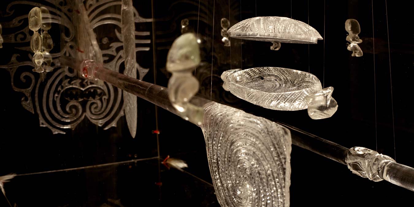 George Muku, Horiphusi Kon, 2009. Perspex, Paua Haliotis shell and paint, 50 x 60 x 200 cm.