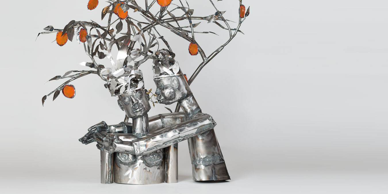 Sokari Douglas Camp, Lovers Whispering, 2016. Steel and perspex, 138 x 140 x 71 cm.