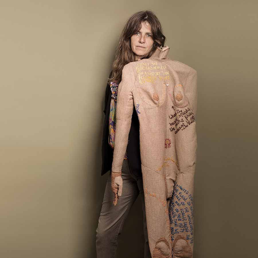 Artist portrait: © Jonathan Greet, 2016.