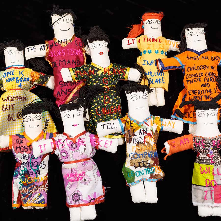 Sylvie Franquet, Prisoner of Love (detail), 2016. Wool, acrylic and lurex on cotton canvas sewn into raw ash frame, 80 x 100 cm.